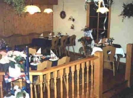 Hotel Restaurant Zur Krone Obersuhl Exterior foto