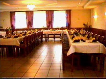 Hotel Restaurant Zur Krone Obersuhl Exterior foto